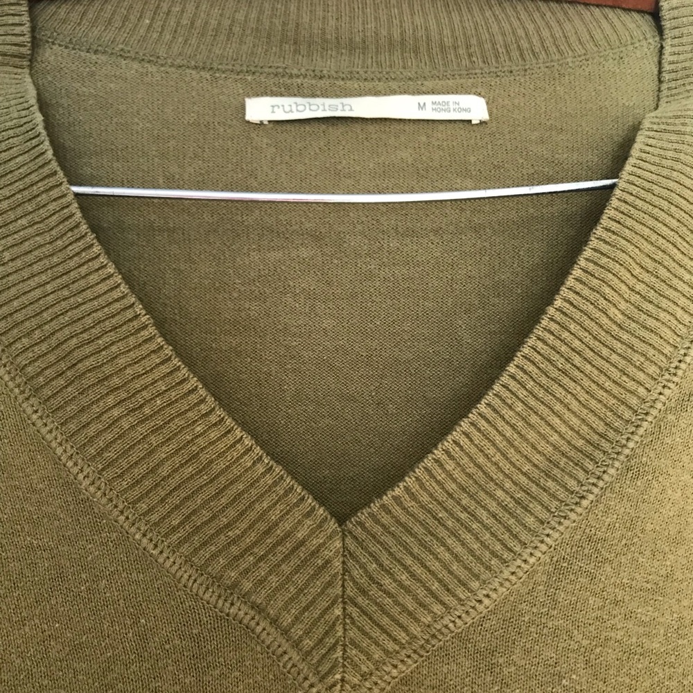 Olive Nordstrom V neck crew sweater